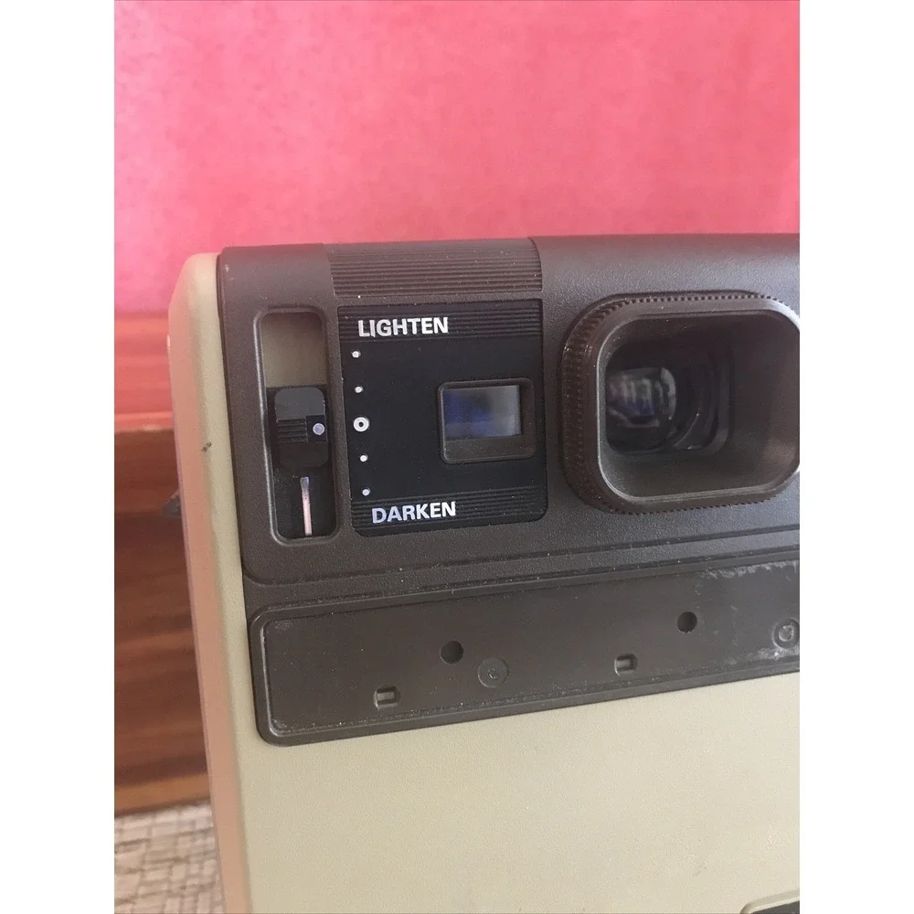 Vintage Kodak Instant Camera Colorburst 100 Film Photo Collectible‎ UNTESTED